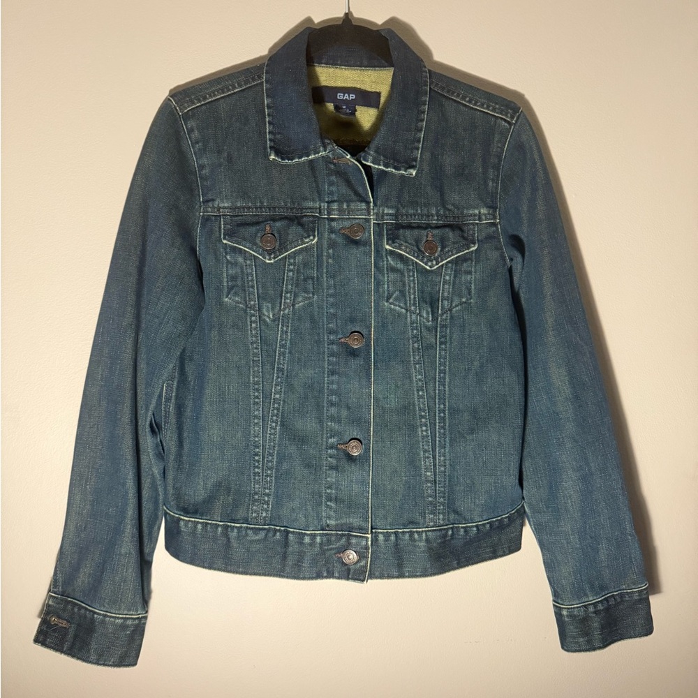 EUC GAP Women's Classic Indigo Jean Jacket - Medium